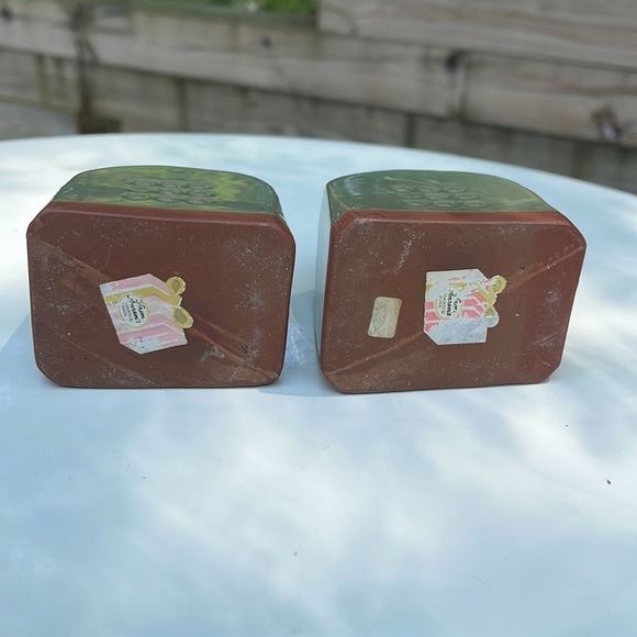 1970's Takahashi Bud Vases Set of 2 Green glazed and made in Japan 3" Tall - Picture 4 of 5